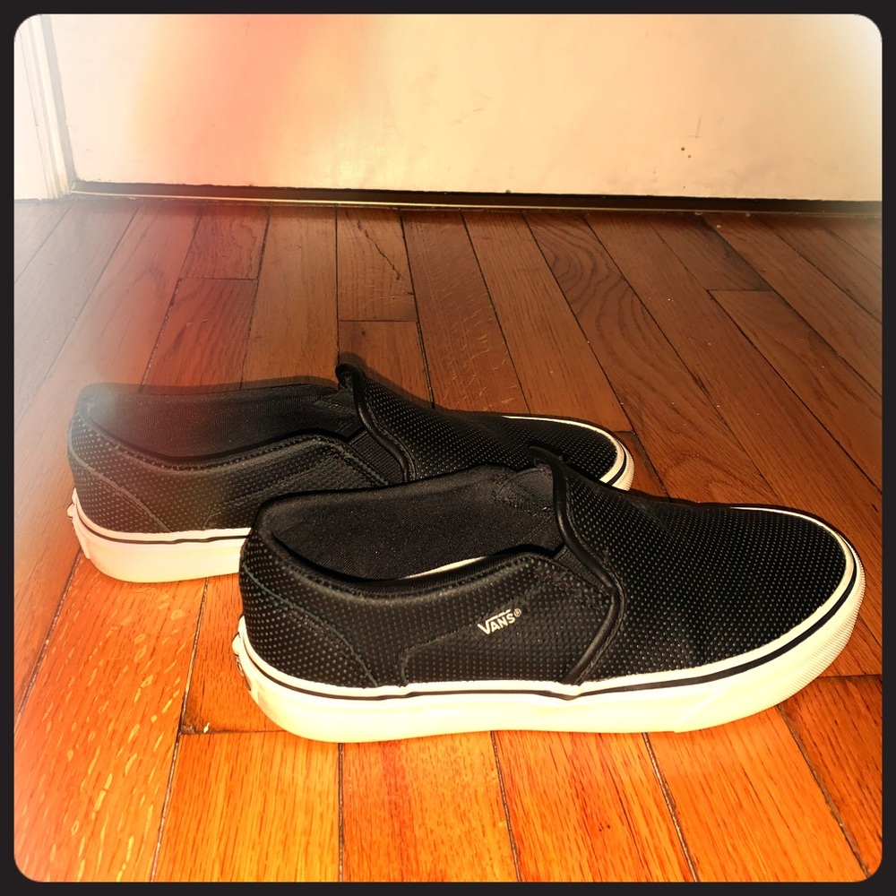 Women’s Black vans size 8